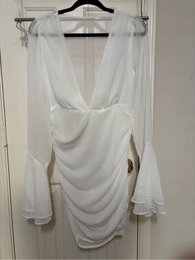 Commense Elegant White Draped V-Neck Swim Cover Up